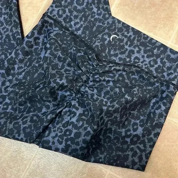 Zyia - Picture 3 of 6